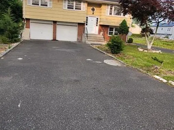4 Arlington Pl, Piscataway, NJ 08854