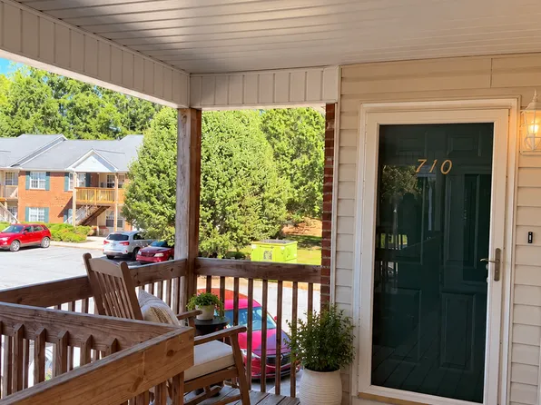 1112 Trinity St APT 710, Thomasville, NC 27360