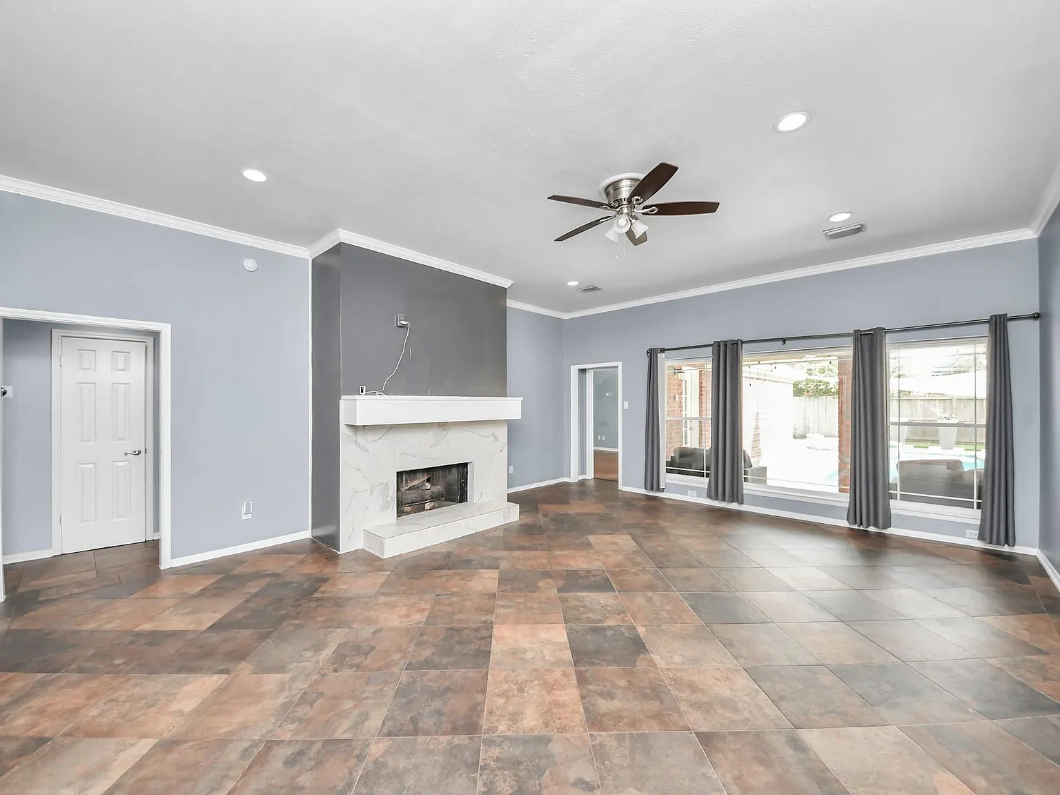 3 bed, 2.0 bath, 2330 sqft, $2,800 — Photo 3