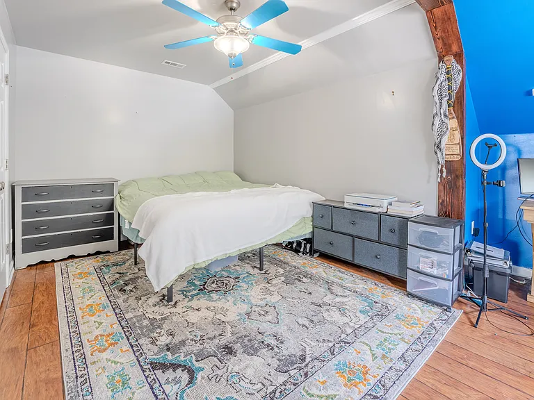 220 Dolphin Dr — Photo 28