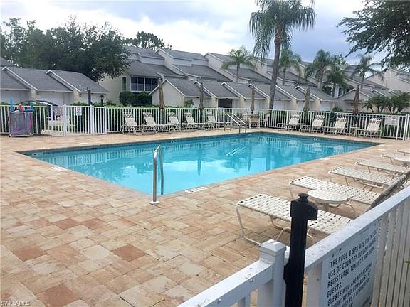 3rd image of 445 Country Hollow Ct APT B106