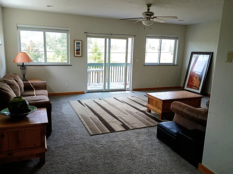 73 Cooper Dr — Photo 1