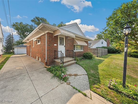 2nd image of 5715 Cumberland Dr