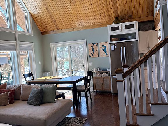 3rd image of 18 Croft Way