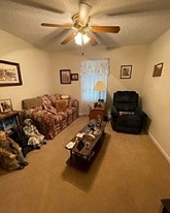 1st image of 609 Willowcrest Pl