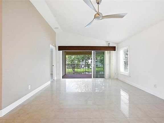 2nd image of 9856 Luna CIR #204