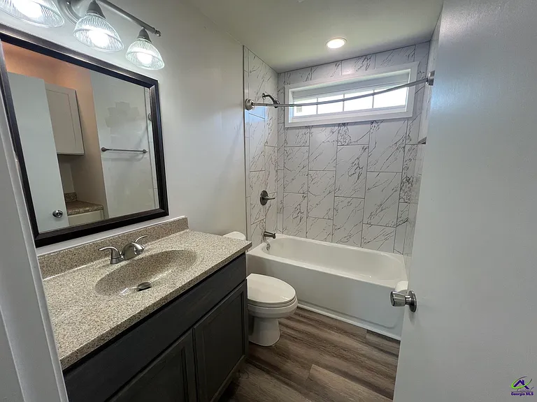 110 Trinity Dr — Photo 8