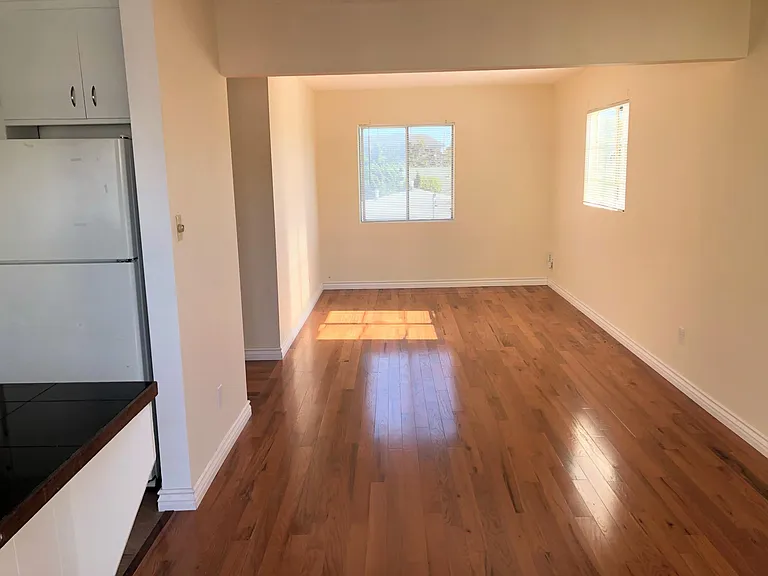 955 Diamond St — Photo 2