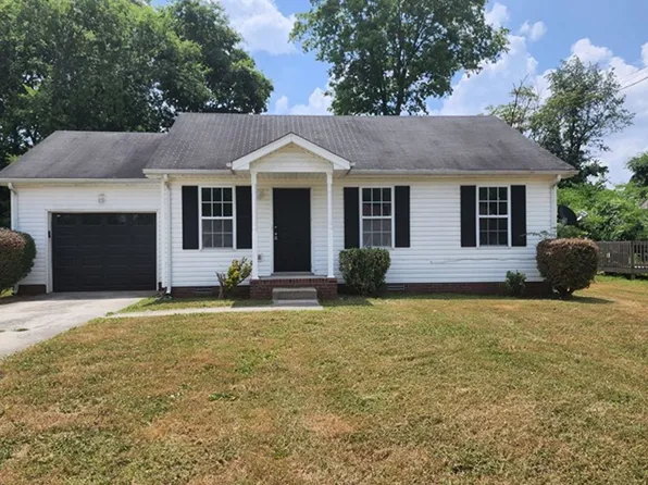 1828 Harbor Dr, Oak Grove, KY 42262