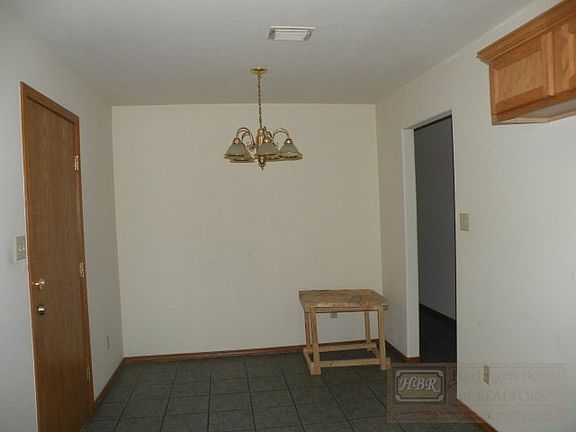 5th image of 705 N B St