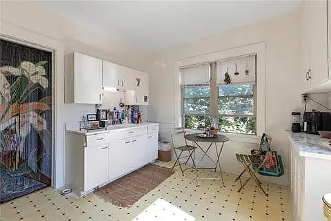 45 University Ave — Photo 3