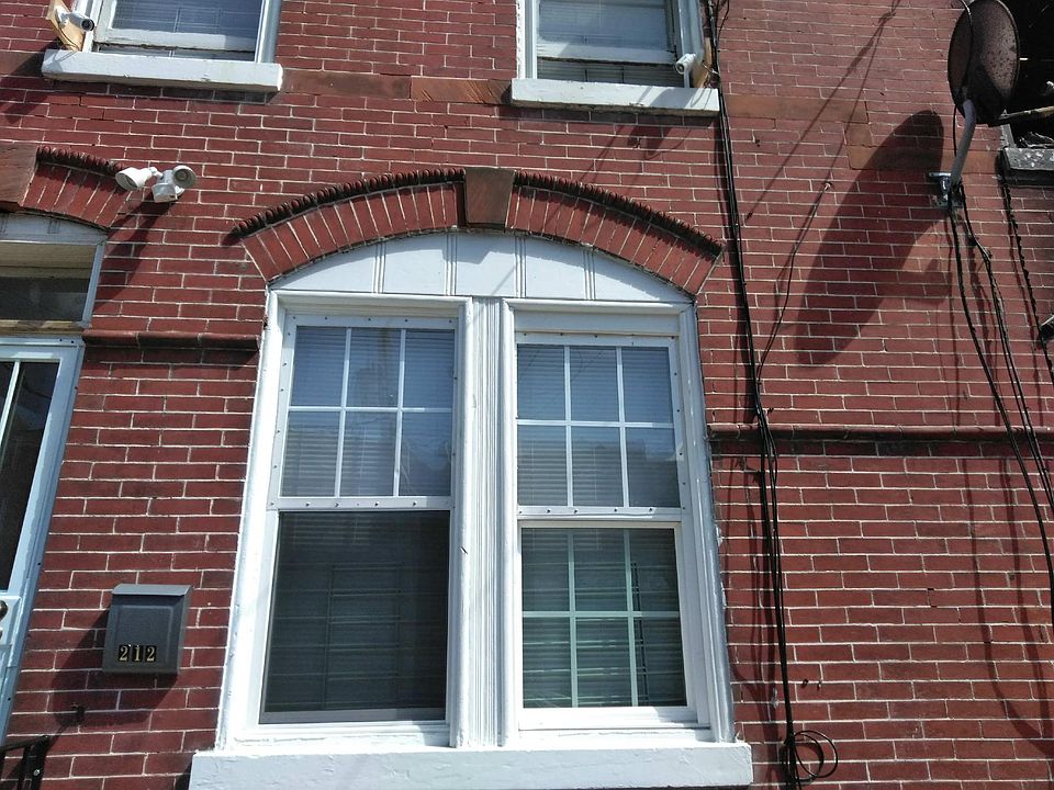 1st image of 212 N Franklin St