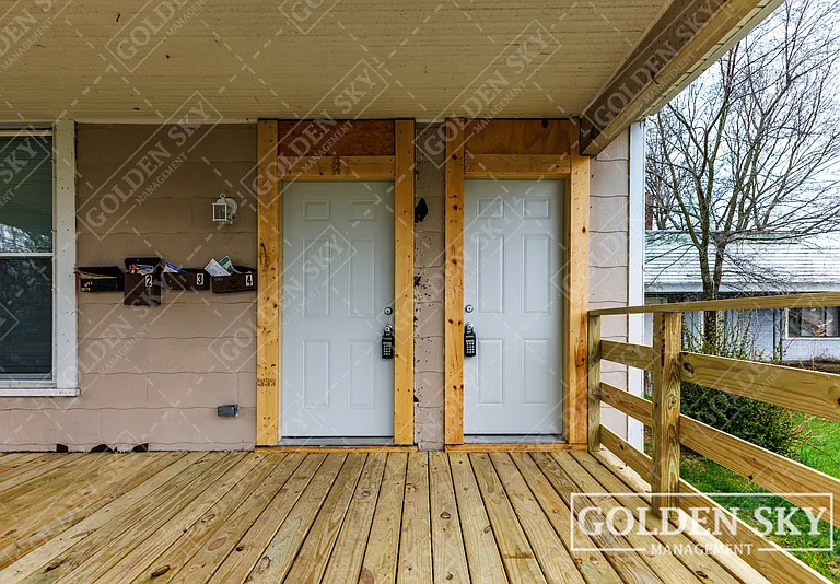 219 E Willard St #1 — Photo 2