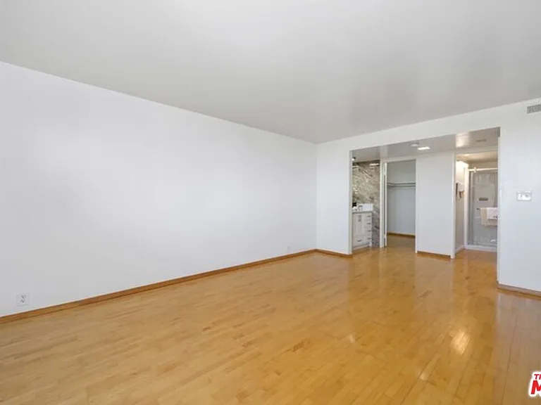 10535 Wilshire Blvd #1210 — Photo 20