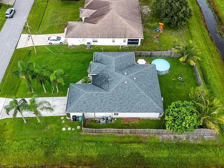 4557 SW Athena Dr — Photo 20
