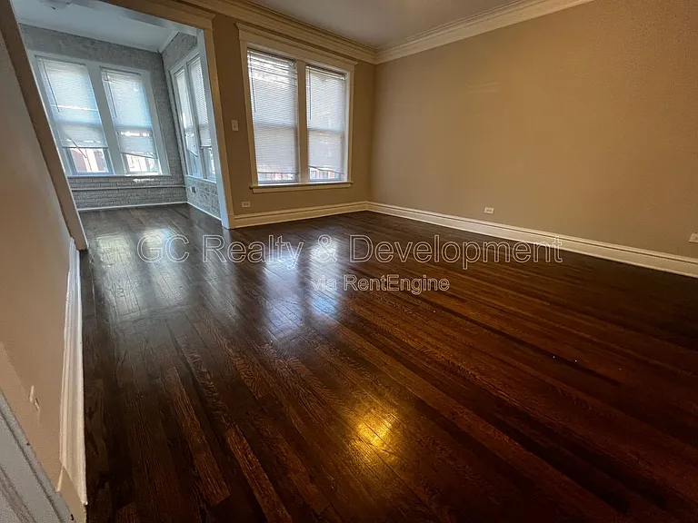 6031 S Eberhart Ave #2 — Photo 8