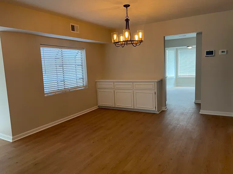 646 Center Court Dr — Photo 4