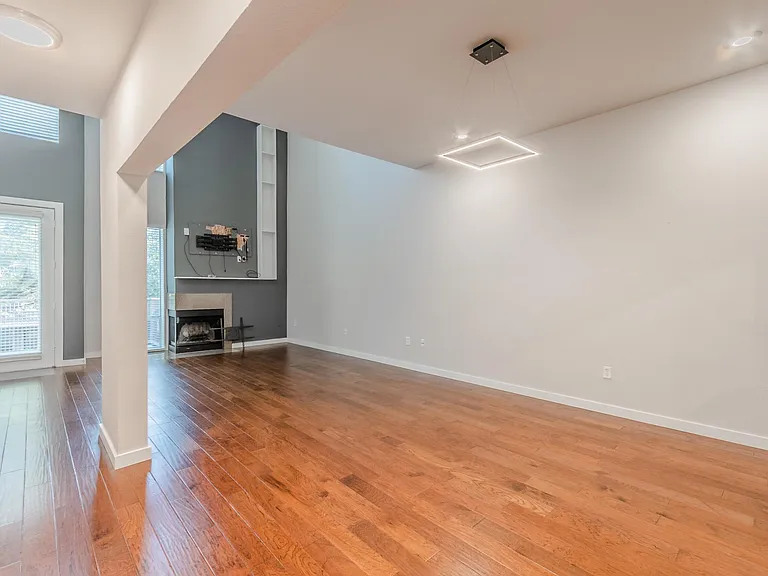 6927 Sumner St — Photo 17
