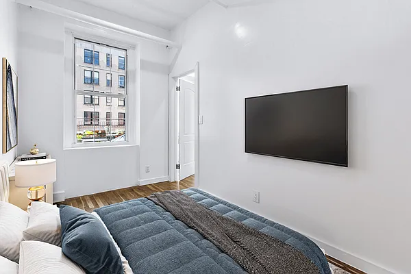 Rented by Douglas Elliman | media 20