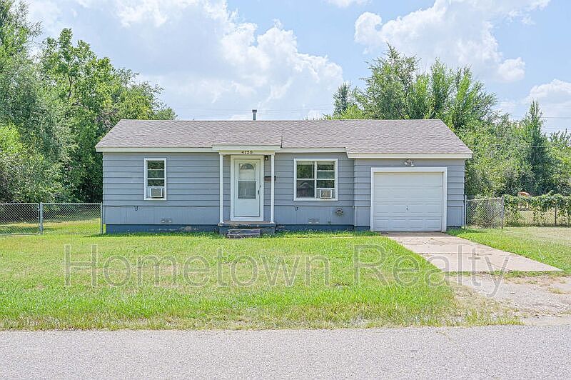 1st image of 4120 SE 43rd St