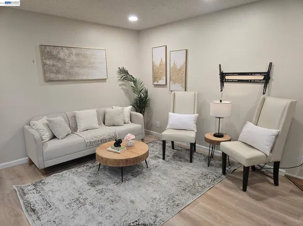 4176 San Pablo Dam Rd APT B, El Sobrante, CA 94803