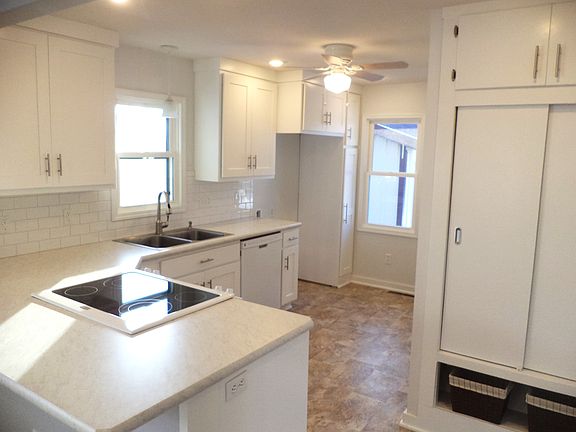 5th image of 704 Sheridan St