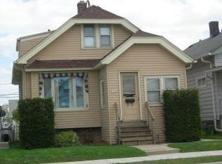 2246 S 60th St, West Allis, WI 53219