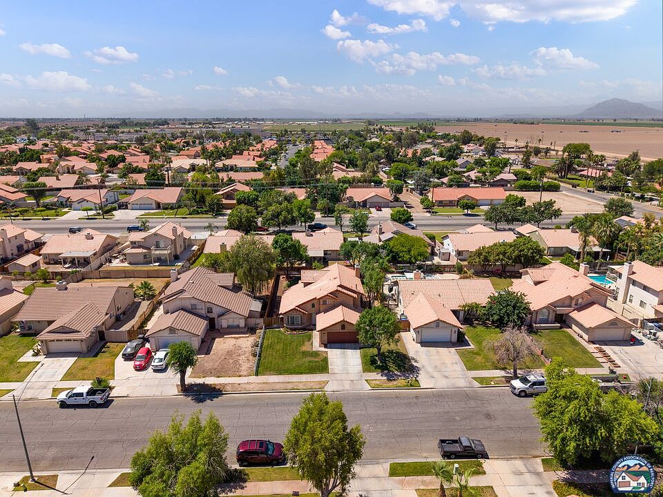 1st image of 2429 Sandalwood Dr