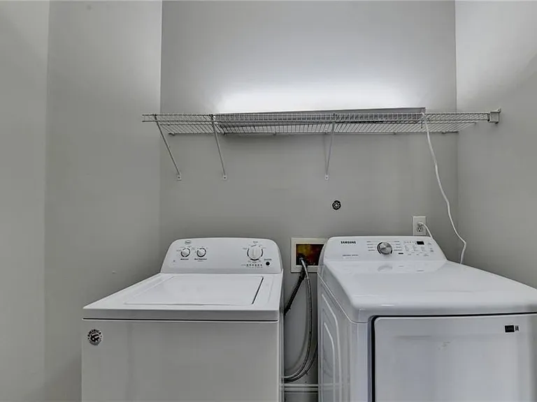 813 Clifton Heights Ln — Photo 43