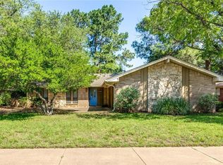 2705 Peachtree Ln, Pantego, TX 76013