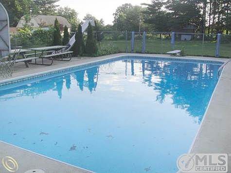 Oakley 20 x 40 pool.JPG