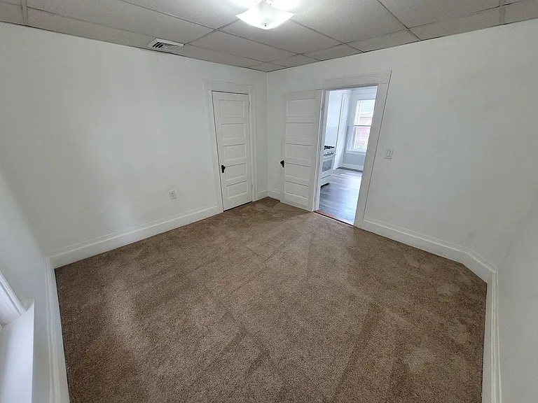 323 Dubuque St & 142-146 Wayne St — Photo 29