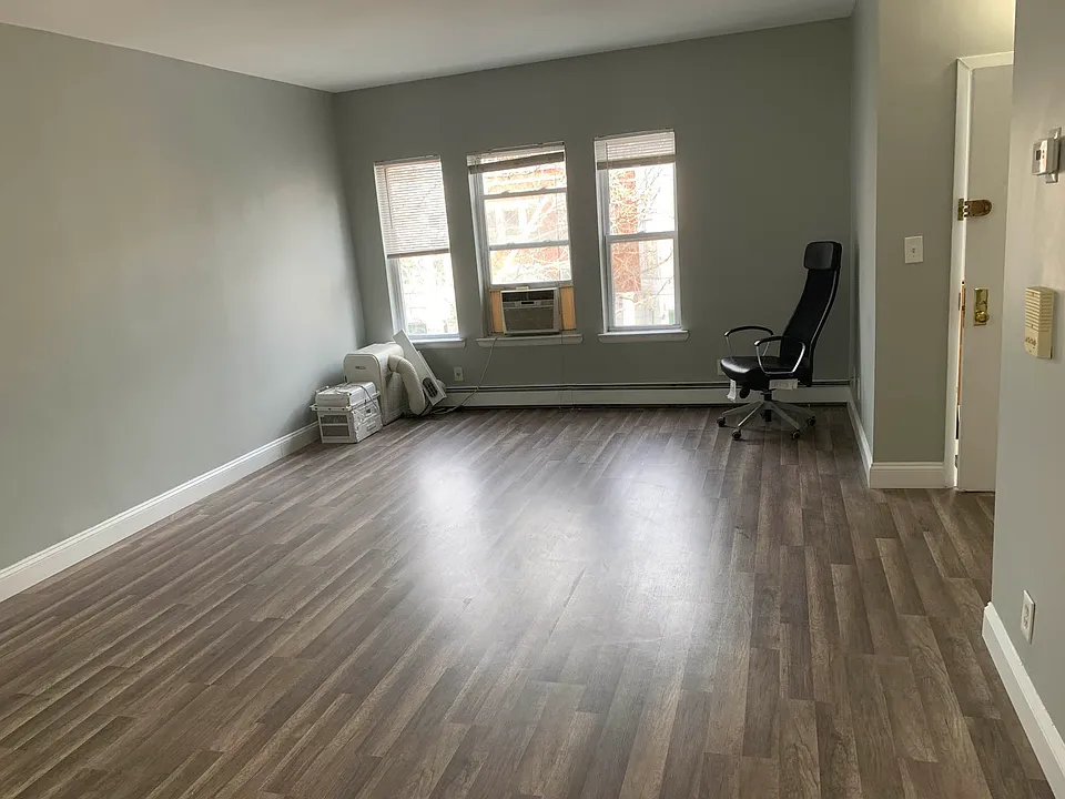 126 W 117th St #3