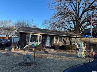 2544 Glenn St, Bettendorf, IA