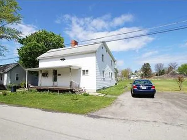 38 Lyon St, Fairchance, PA 15436