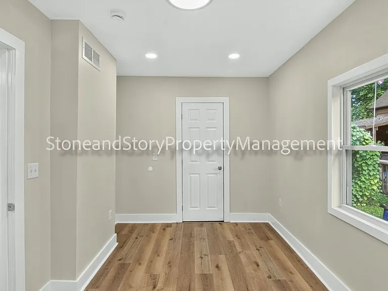 414 NE Grattan St — Photo 15