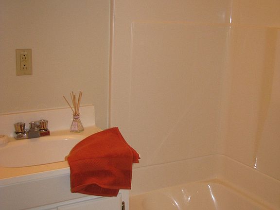 5th image of 510 Meade Ave #2