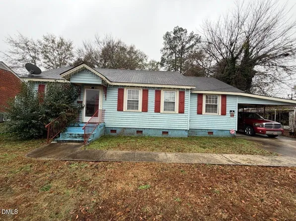 408 E Canary St, Dunn, NC 28334
