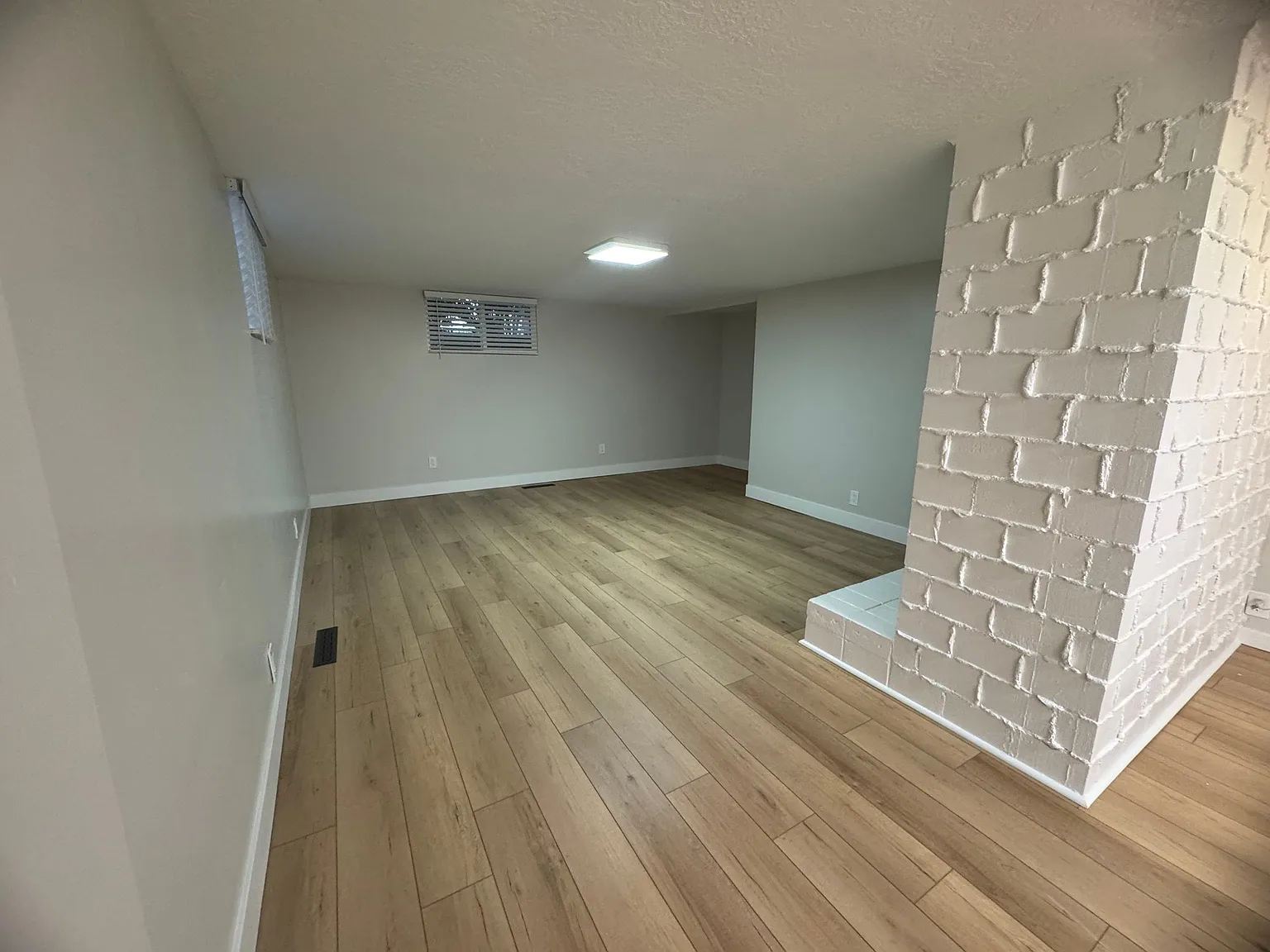 Newly updated Quiet Murray 2 Bed, 1 bath basement apartment — Photo 3