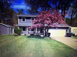 5710 Plantation Dr, Toledo, OH 43623