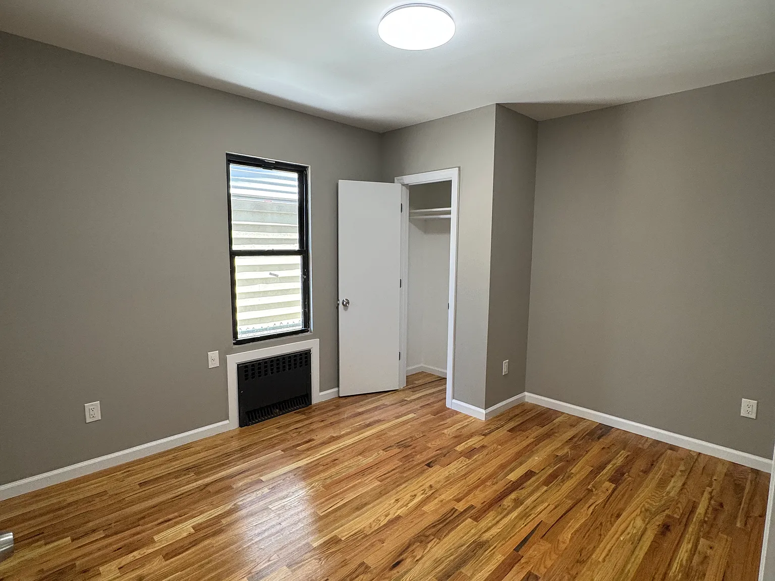 3 bed, $3,811 — Photo 4