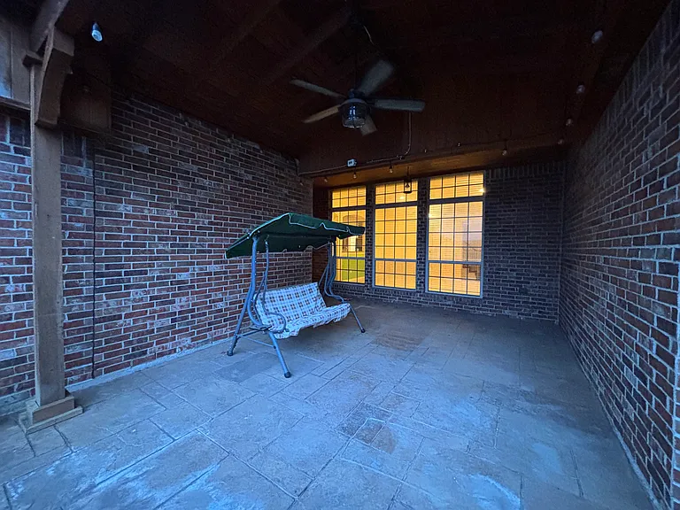 7812 Edgeglen Trl — Photo 32