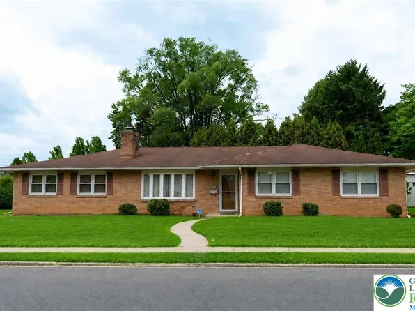 910 N 12th St, Allentown, PA 18102