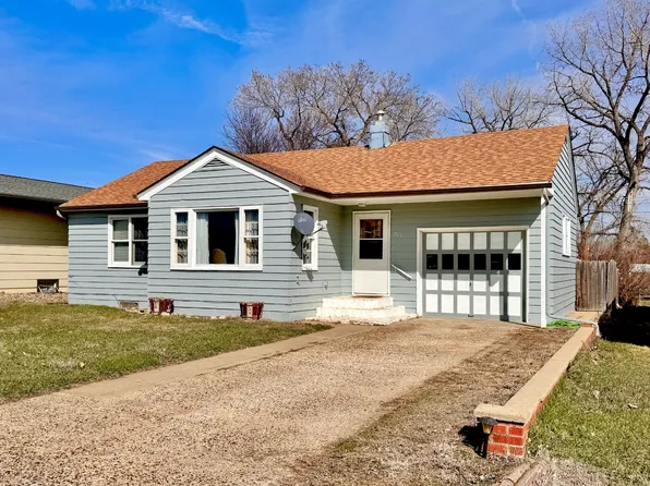 203 1st Ave SE, Bowman, ND 58623