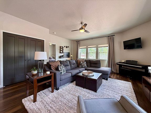 5th image of 250 Lorey Dr