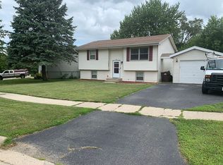 4541 Bunker Hill Rd, Loves Park, IL 61111