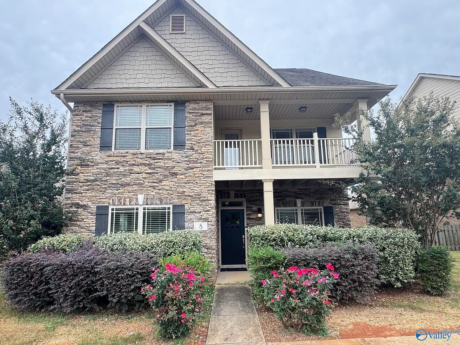 4 bed, 2.5 bath, 2798 sqft, $2,495 — Photo 1