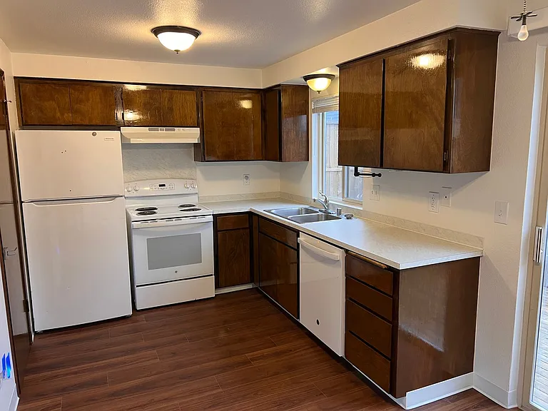 Cascade Vista — Photo 17