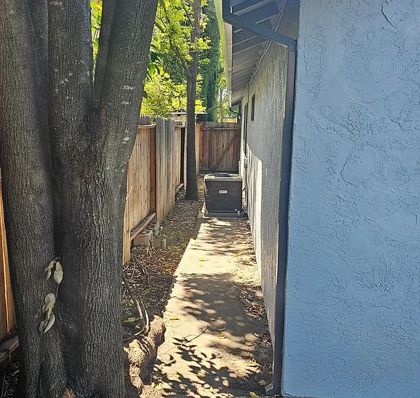 385 Portsmouth Ave — Photo 34