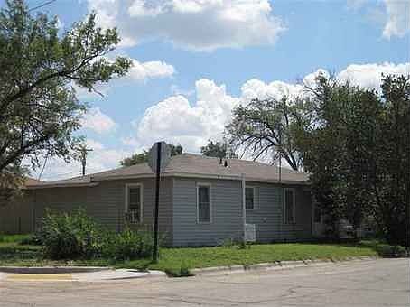 1st image of 900 E 1st St
